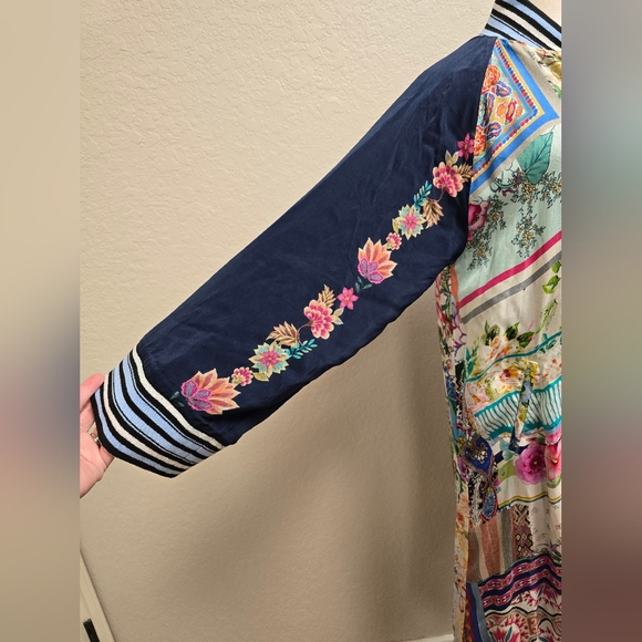 JOHNNY WAS NWT Printed Silk FIORI LONG COAT Duster REVERSIBLE Kimono Small - Picture 5 of 16